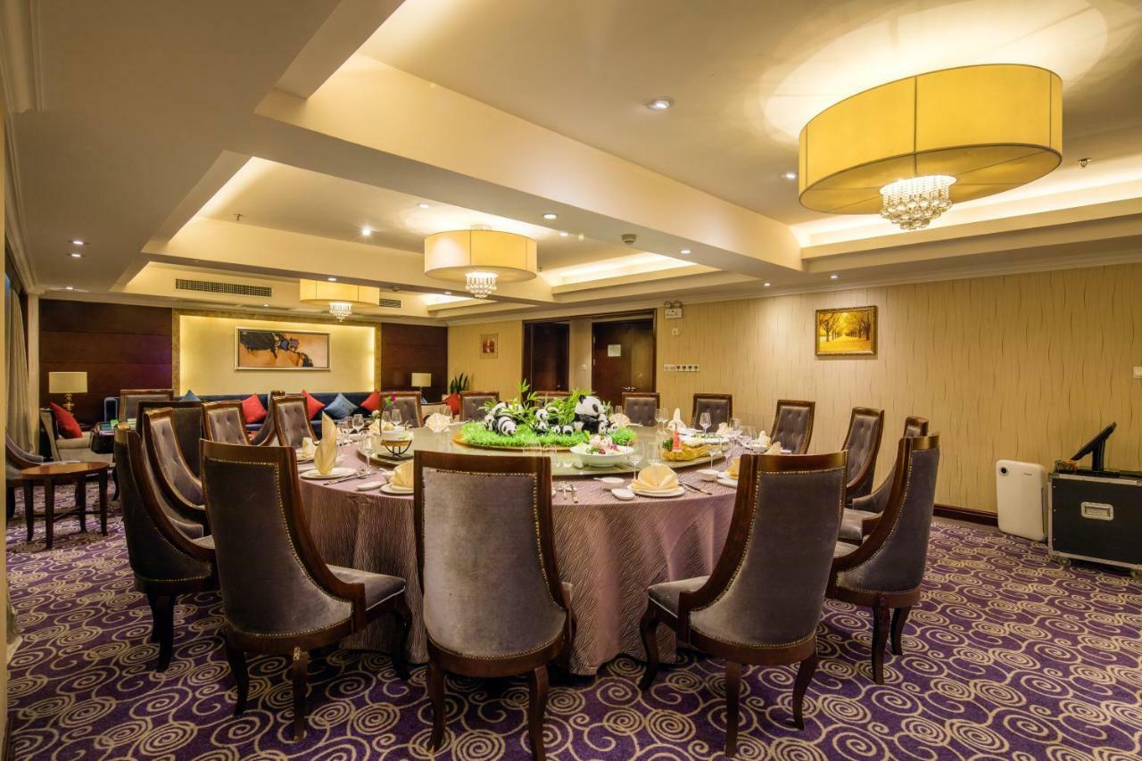 Leeden Hotel Chengdu Bagian luar foto